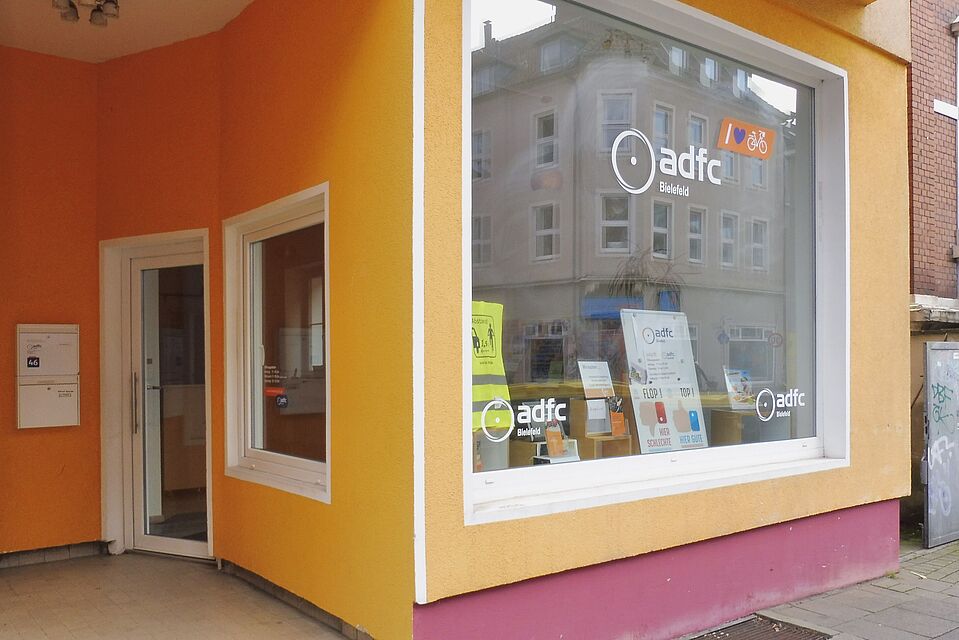 Infoladen, Schaufenster, Eingang