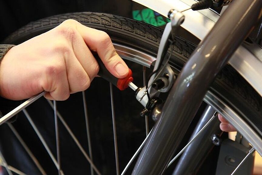 Fahrrad-Reparatur und -Wartung: Bremsen einstellen